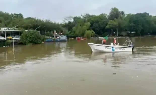Ya son más de 20 los evacuados por la crecida del río Paraná en Ituzaingó
