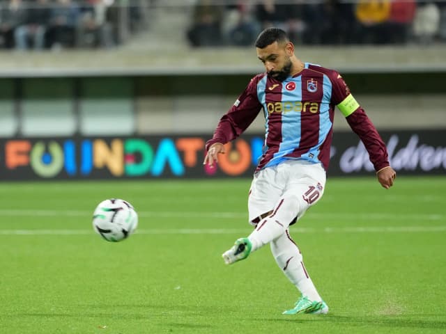 Las perlitas en el regreso de la Conference League: gol olímpico, errados, un sablazo de Salah y todos los argentinos