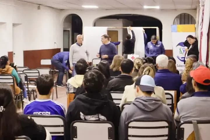 Yapeyú puso el foco en los riesgos digitales, el bullying y las adicciones
