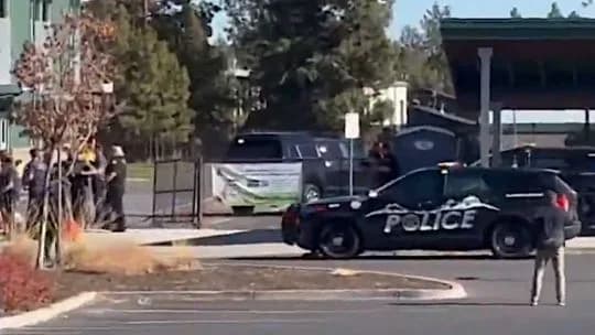 Estados Unidos: tres niños y un profesor murieron por un tiroteo en una escuela primaria de Oregón