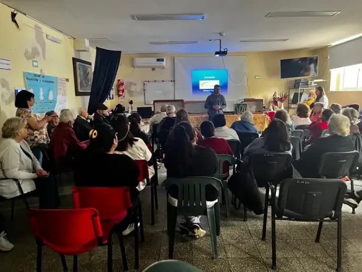 El Hospital Geriátrico realizó una charla-taller sobre manejo de ofidios y suero antiofídico