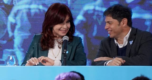 Gramáticas del poder: Axel adelanta, Cristina retrasa