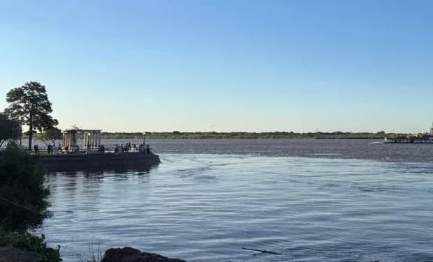 El río Paraná sigue creciendo en las costas de la ciudad de Corrientes