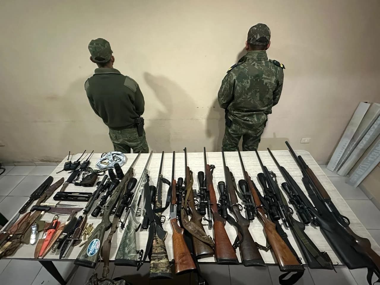 Sauce: secuestraron un arsenal de armas en un presunto coto de caza ilegal