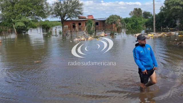 Estamos bajo agua: el drama de las familias en el barrio Santa Marta