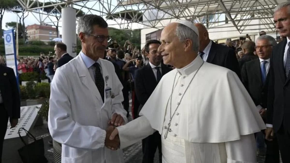 El cirujano que operó al papa León XIV aseguró que "no hay motivos clínicos" que le impidan viajar a la Argentina