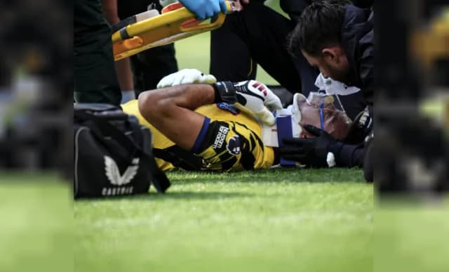 Cómo continúa la salud del Dibu Martínez tras el golpe en pleno partido