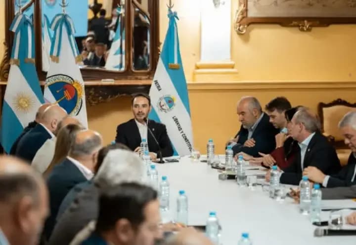 Valdés puso la emergencia hídrica en el centro de su agenda semanal