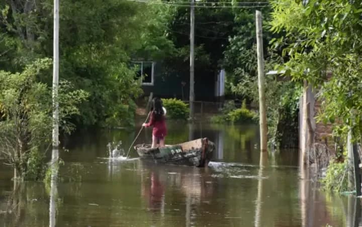 Varios puertos correntinos entraron en etapa de evacuación