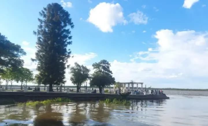 Alerta de evacuación: el río pone en riesgo la vida de los correntinos