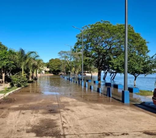 El río Paraná superó el pico de 2023 en Itatí: declararon la fase de evacuación y hay casi 200 personas asistidas
