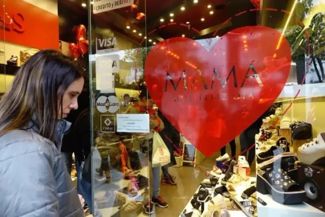 Las ventas por el Día de la Madre 2026 bajaron 1,4% interanual