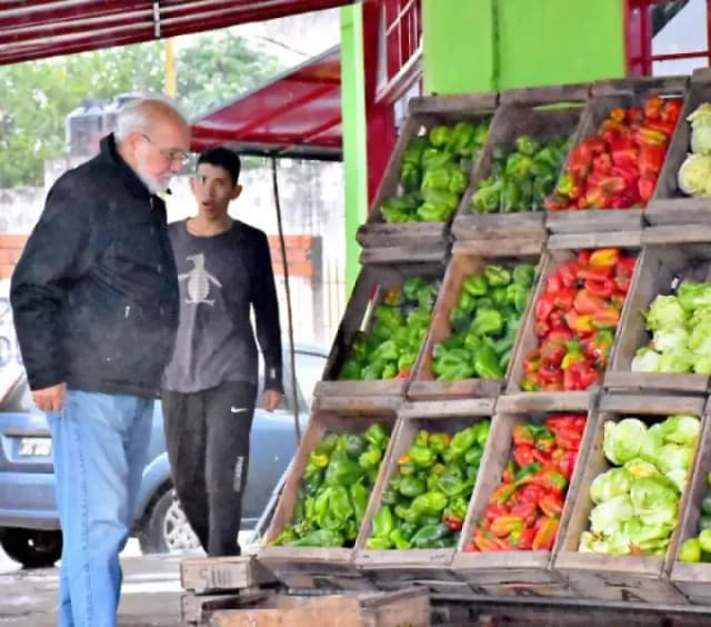 El morrón rojo trepa hasta $14.000 y verdulerías cancelan su venta