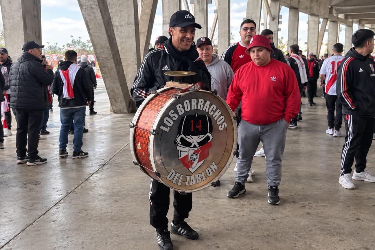 El elogio de Otamendi para Enzo Pérez, un hincha más de River en el Kempes