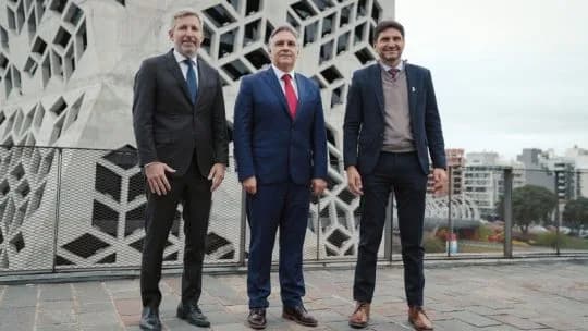 Juntos en la Región Centro, con diferencias ante Milei: el juego político de Frigerio, Pullaro y Llaryora