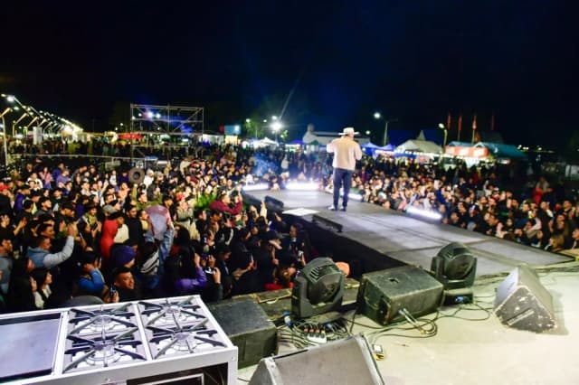 Saladas vivió una exitosa XXIII Fiesta Provincial de la Miel y el Desarrollo Emprendedor