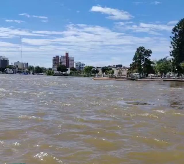 Punta San Sebastián: así se ve la creciente desde el río Paraná