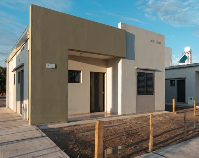 Invico sorteó 17 casas para familias con más de 30 años de antigüedad