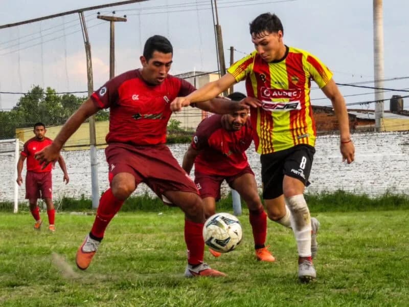 Sportivo igualó con Huracán y el 1 quedó en poder de Cambá Cuá