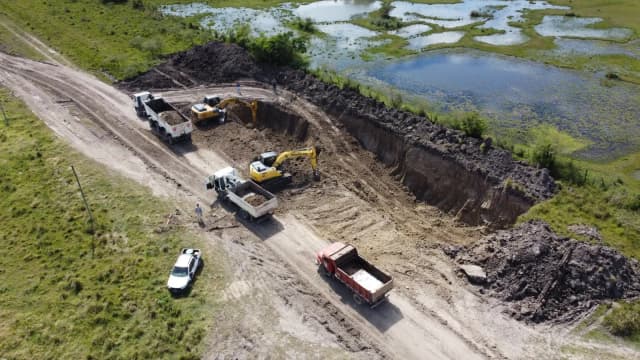 Paso de la Patria: reforzaron un terraplén y se trabaja en albergues para evacuados