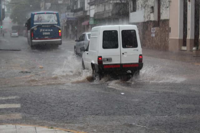 Antes de que termine octubre, Corrientes ya superó el promedio histórico de lluvia