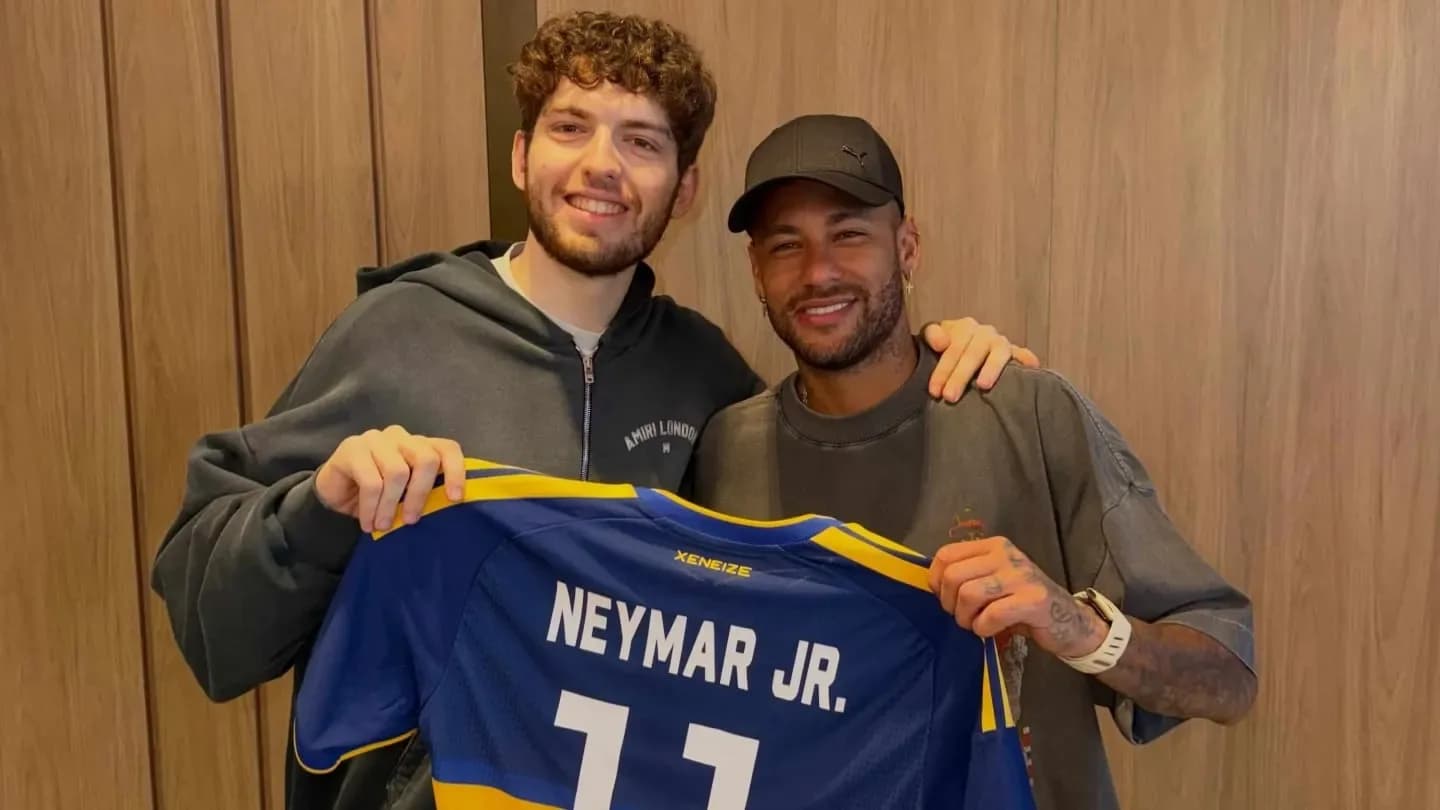 Davo Xeneize conoció a Neymar y le regaló la camiseta de Boca - TyC Sports