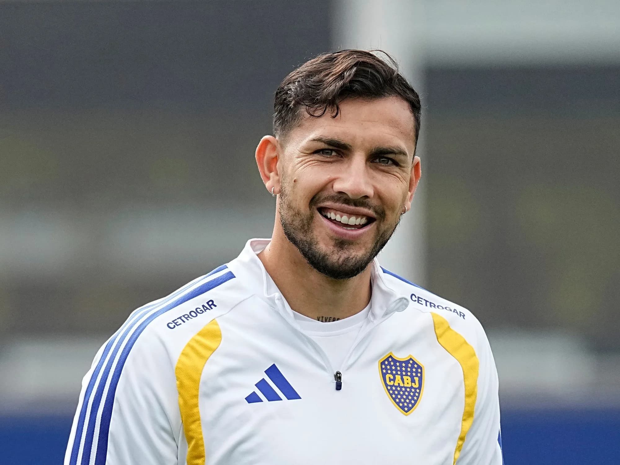 El posible 11 de Boca para enfrentar al Rojo, con Paredes como incógnita principal