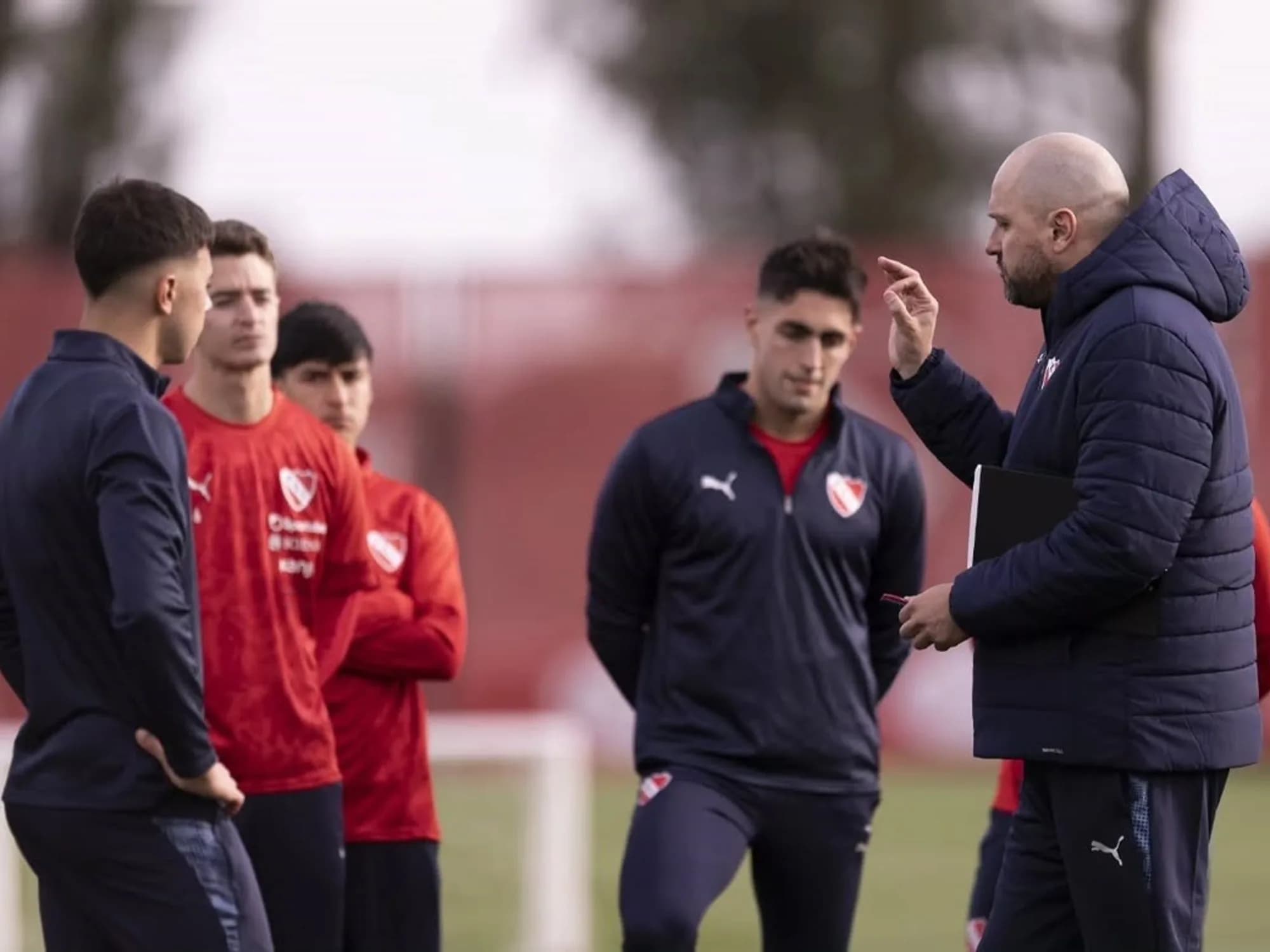 Independiente se juega todo ante Boca: el volantazo táctico de Viera con Meza y un sorpresivo doble tres
