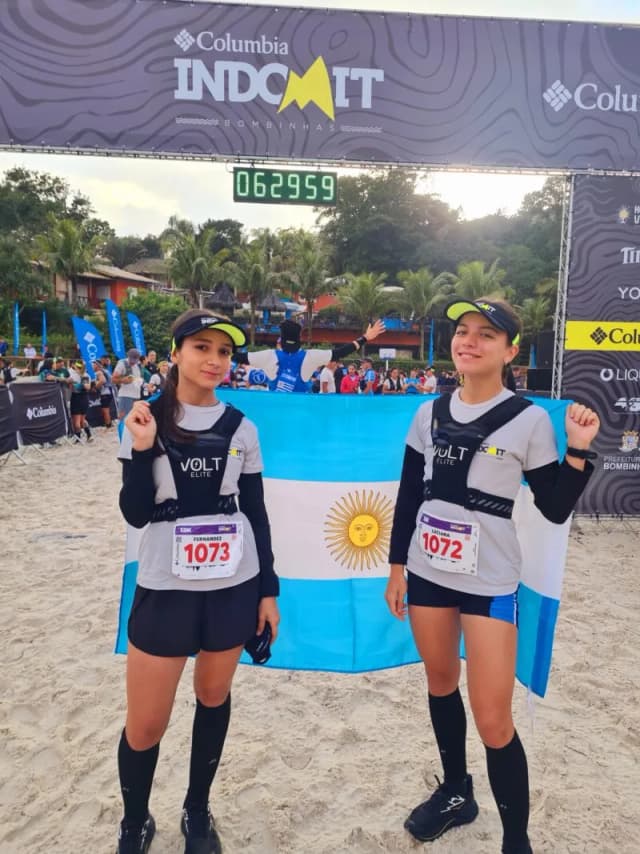Luciana Maggi y Pía Fernández lograron primer y segundo puesto U20 en su debut internacional en Indomit