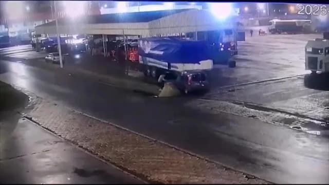 Mujer murió arrollada por un acoplado en el Mercado Central de Buenos Aires