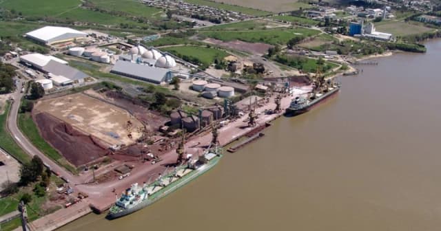 Polémica por una "aduana" municipal: industriales denuncian el cobro de un peaje a camiones por recorrer 5 kilómetros de ruta