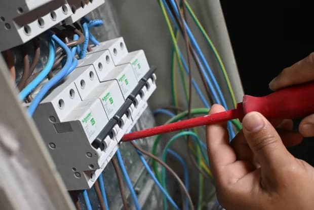 La UNNE lanzó un Curso de capacitación en Electricidad para aprender sobre instalaciones domiciliarias