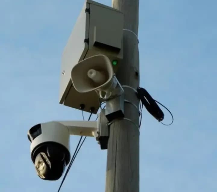 Capital sumó cámaras con altavoces para evitar los basurales urbanos