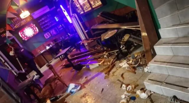 Se derrumbó el entrepiso de un bar en Paraná: hay al menos 15 heridos