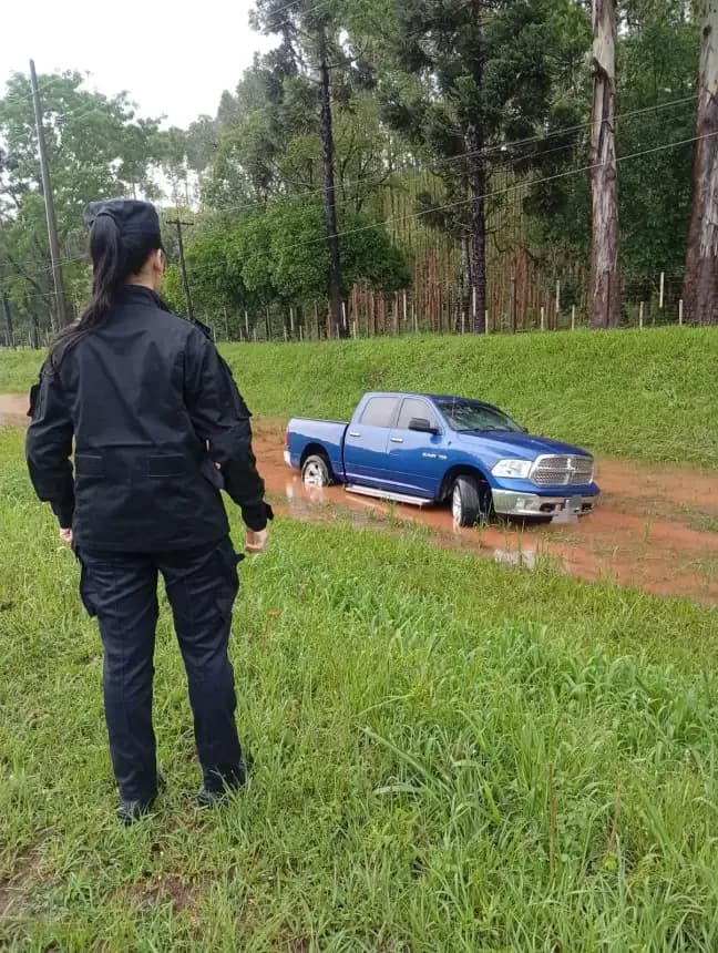 Un correntino despistó en Ruta 12 y dos personas terminaron hospitalizadas