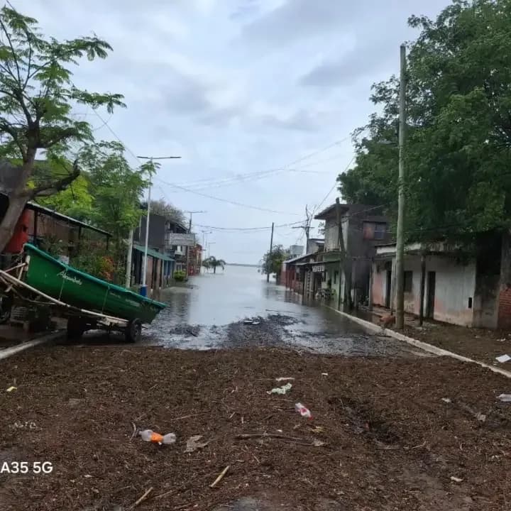 Baja el Paraná en Itatí, pero advierten por la llegada de una nueva onda de crecida