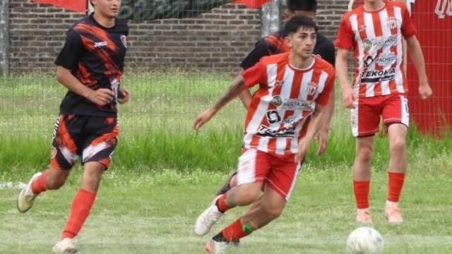 Ganó Villa Raquel y le pone presión a San Jorge en el Oficial de Primera B