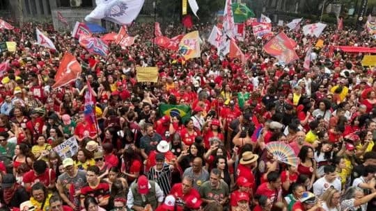 Lula cerró su campaña en San Pablo y su equipo destacó una "convocatoria histórica"