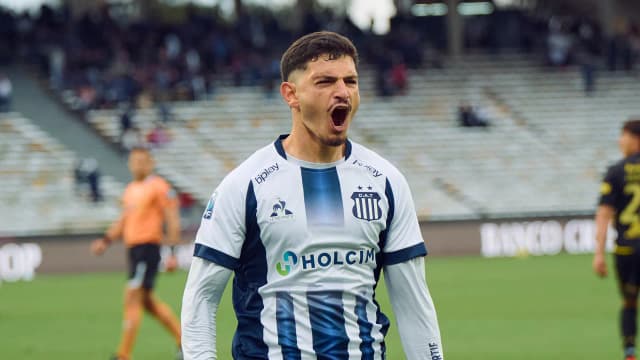 Gol del "Canario" Álvarez Martínez para Talleres contra Defensa y Justicia