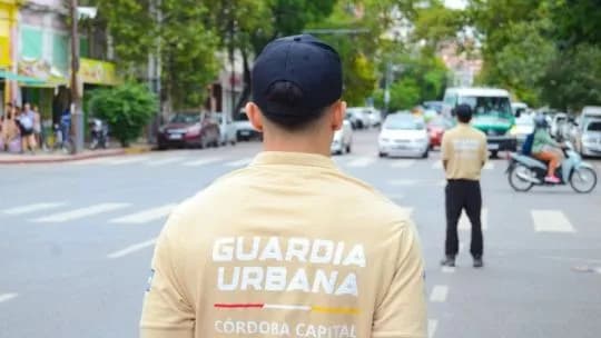 Los controles que puede hacer la Guardia Urbana: puede pedir identidad, pero no cachear
