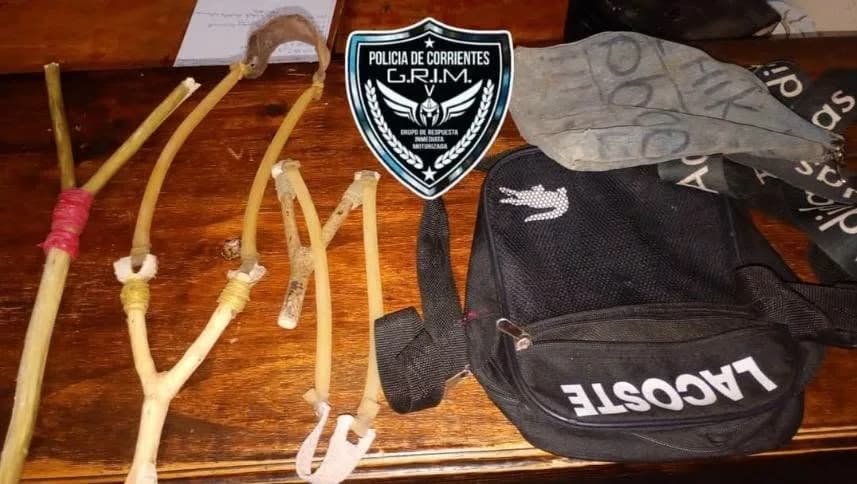 Caen más de 20 jóvenes y menores por atacar viviendas a piedrazos en Capital
