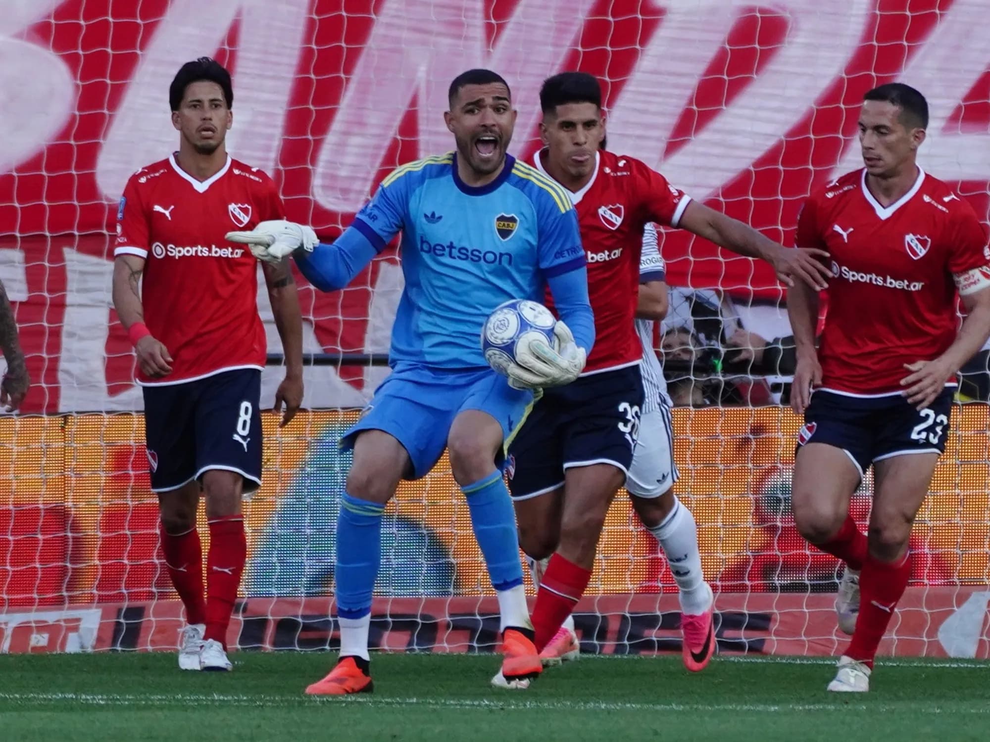 Video: la atajada de Montero que puede valer un campeonato y el abrazo de Paredes