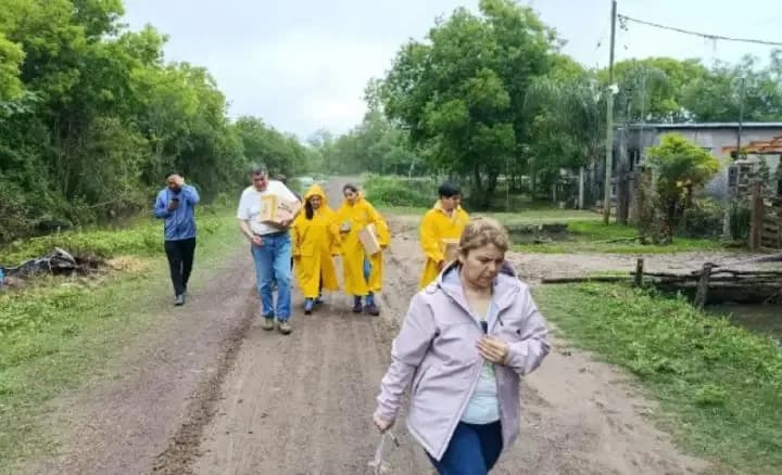 Provincia y Municipio trabajan en
asistencia a inundados de "El Paso"