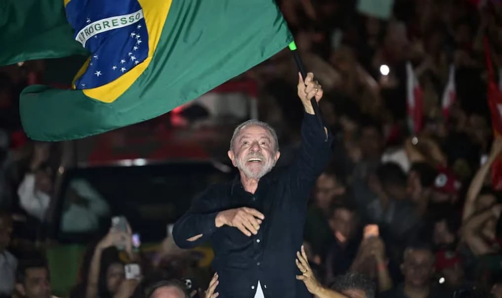 Lula logró la reelección al superar a Flávio Bolsonaro y se aseguró un cuarto mandato