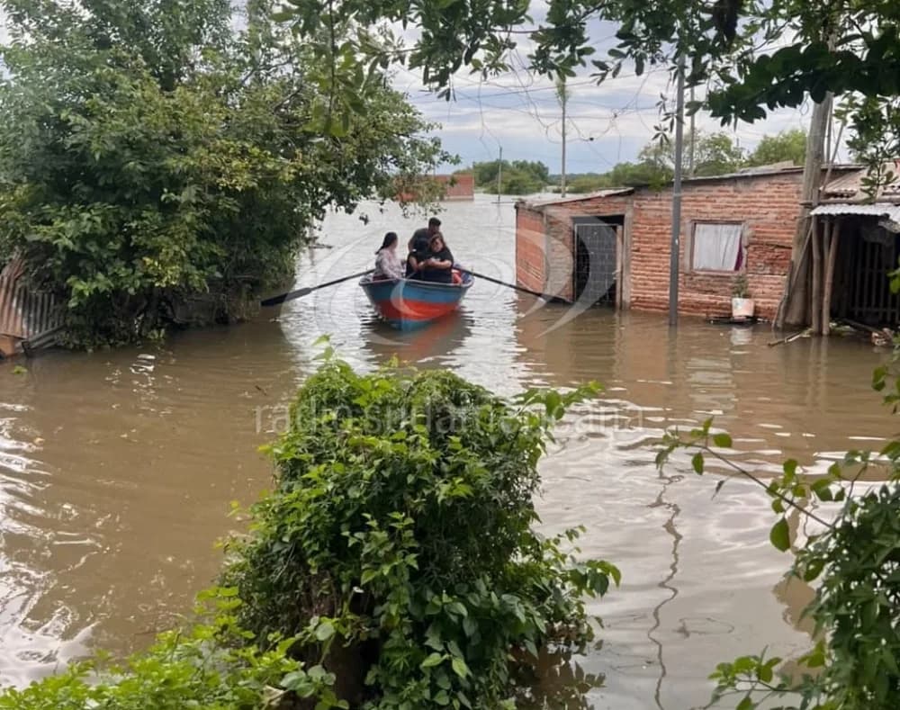Portada de video: Juntan agua envasada, alimentos y repelente para los afectados