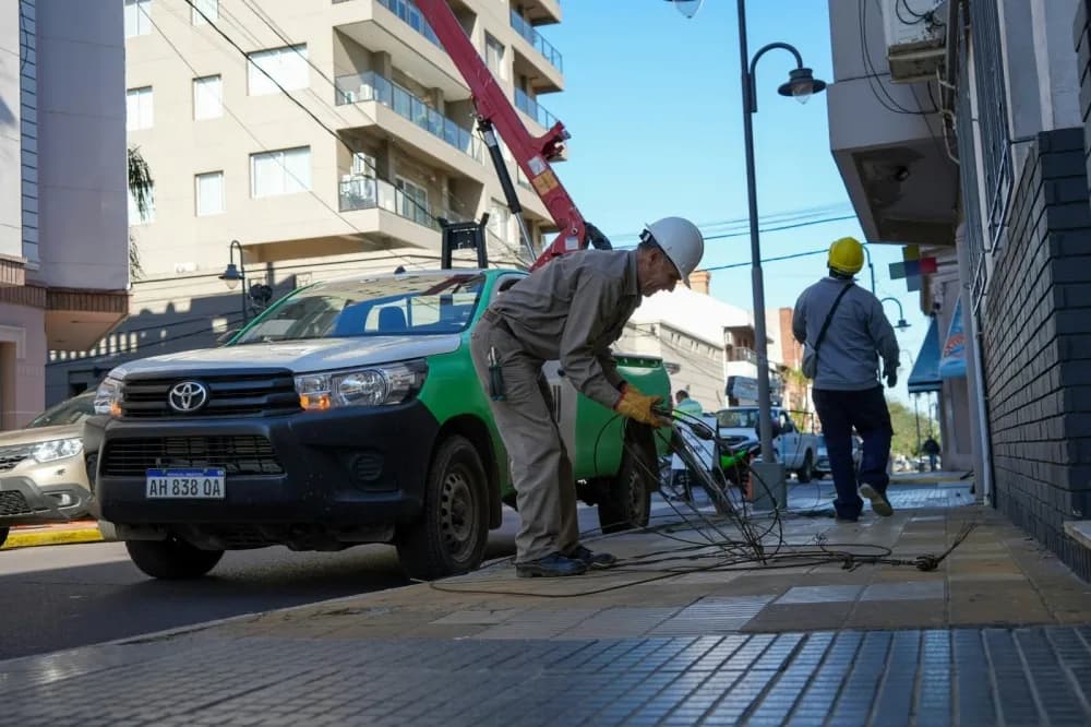Cielo Limpio: ya se retiró el cableado en 14 cuadras del casco céntrico
