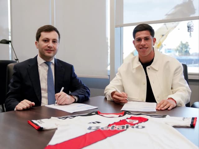 El prometedor jugador de River que renovó su contrato antes del superclásico