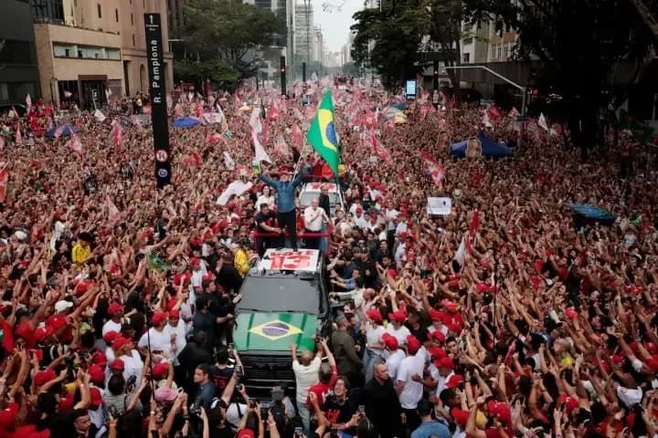Lula da Silva amplió su caudal en todas las regiones