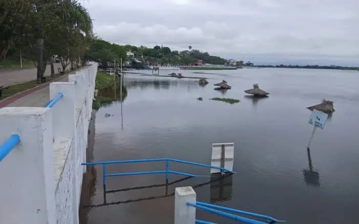 Crecida de los ríos: Esquina está en nivel de alerta y prepara espacios para animales