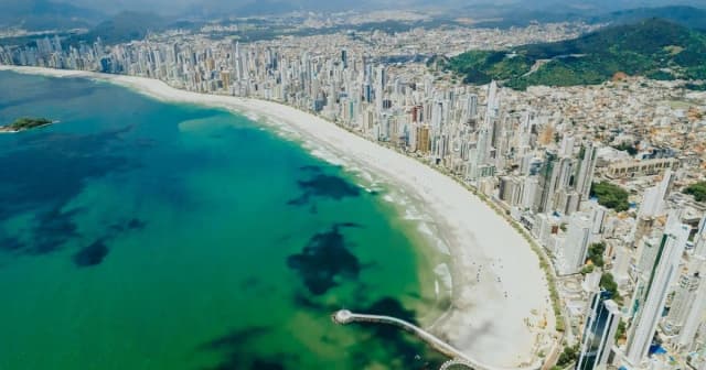 Vacaciones de verano 2027 en Brasil: se dispararon las compras de paquetes turísticos tras la devaluación del real